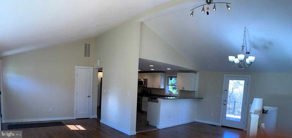 9813 Moyer Road Damascus, MD 20872 - Photo 4 of 43 Sunny Living Room looking into Dinning rm