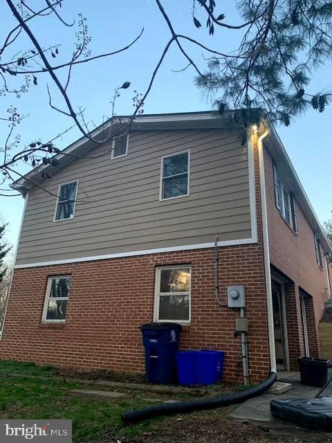 9813 Moyer Road Damascus, MD 20872 - Photo 38 of 43 Side