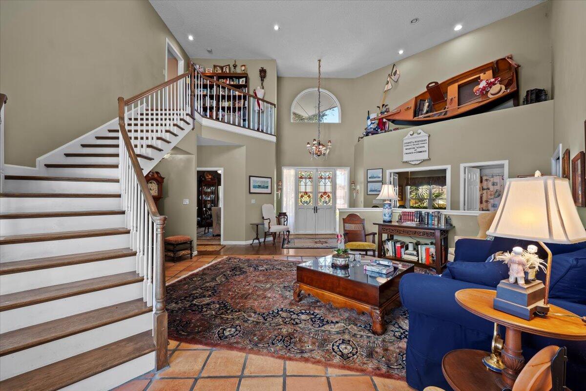 7 Alnwick Road Palm Beach Gardens, FL 33418 - Photo 21 of 47 Large Open Living Room