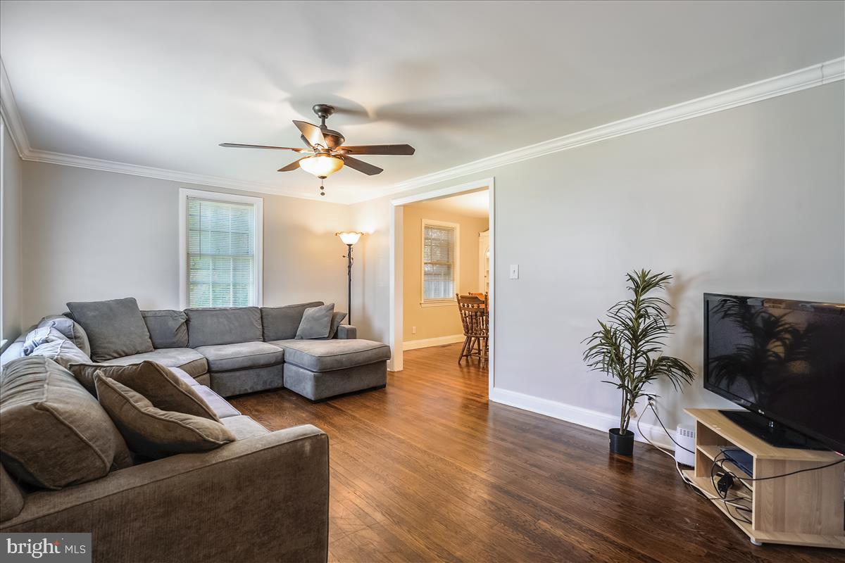 7009 Alden Road Baltimore, MD 21208 - Photo 3 of 46 Gallery Image 3