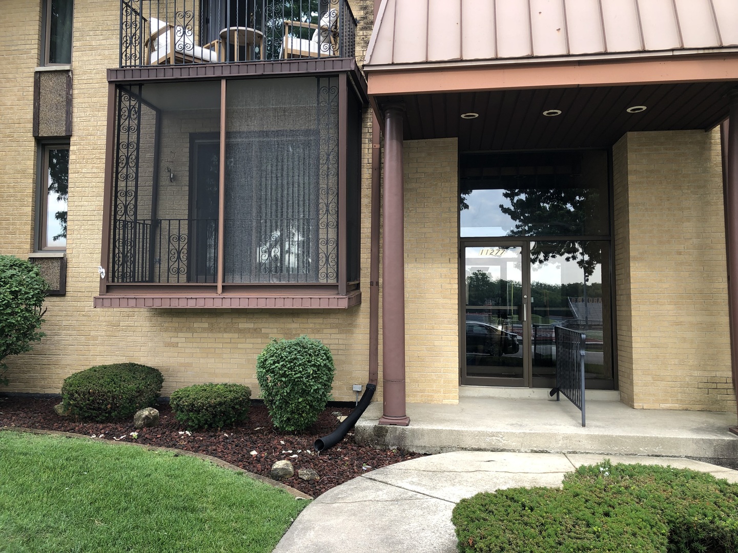 11277 South Roberts Road, Unit E Palos Hills, IL 60465 - Photo 2 of 20