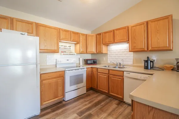 $269,900 | 1612 Commonwealth Drive, Unit 8, Fort Atkinson, WI 53538