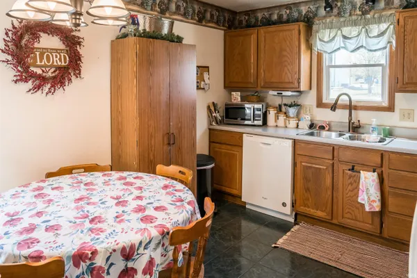 $249,000 | 213 Granada Drive, Kendallville, IN 46755