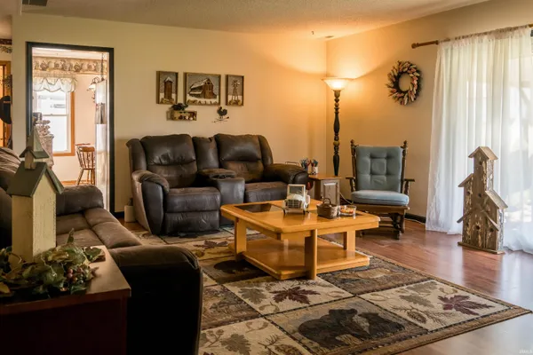$249,000 | 213 Granada Drive, Kendallville, IN 46755