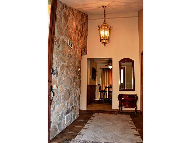 Entry/Foyer. 