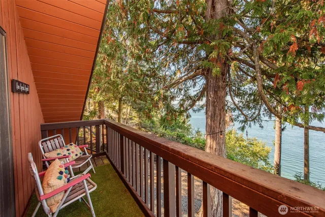 $1,049,000 | 412 Buck Loop Road, Sequim, WA 98382