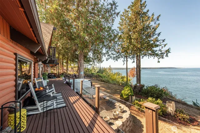 $1,049,000 | 412 Buck Loop Road, Sequim, WA 98382