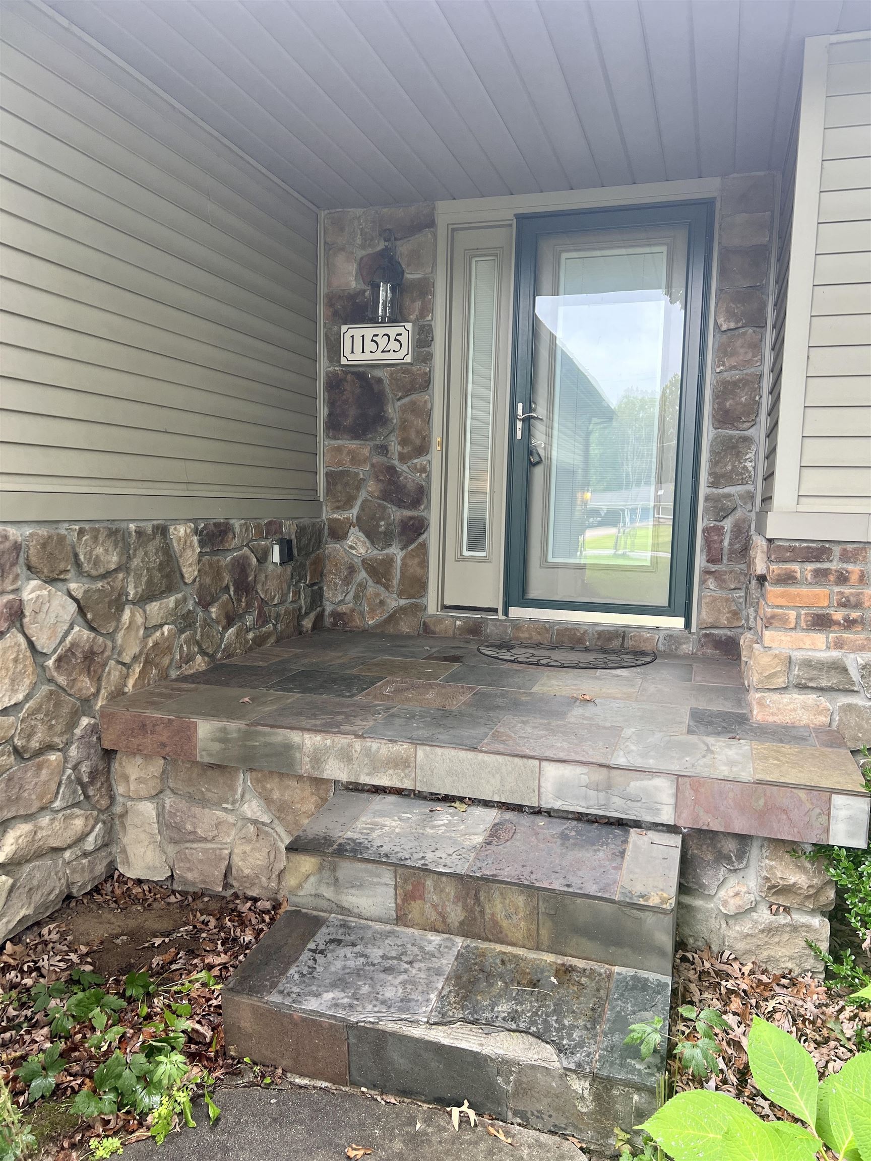 11525 Elms Road Birch Run, MI 48415 - Photo 2 of 38 50121730-1.JPG