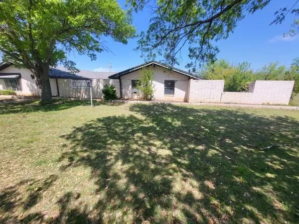 $100,242 | 306 Wade Street, Olney, TX 76374