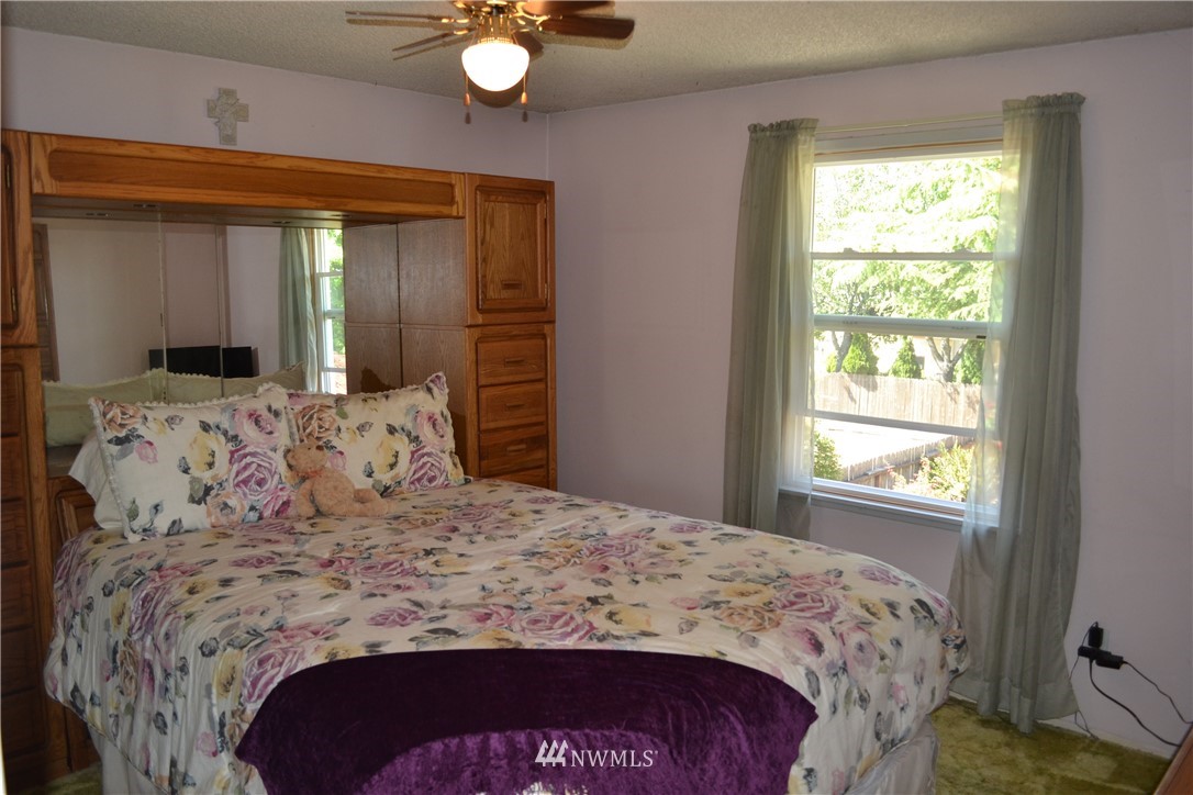 11230 Southeast 182nd Street Renton, WA 98055 - Photo 6 of 15 Gallery Image 6