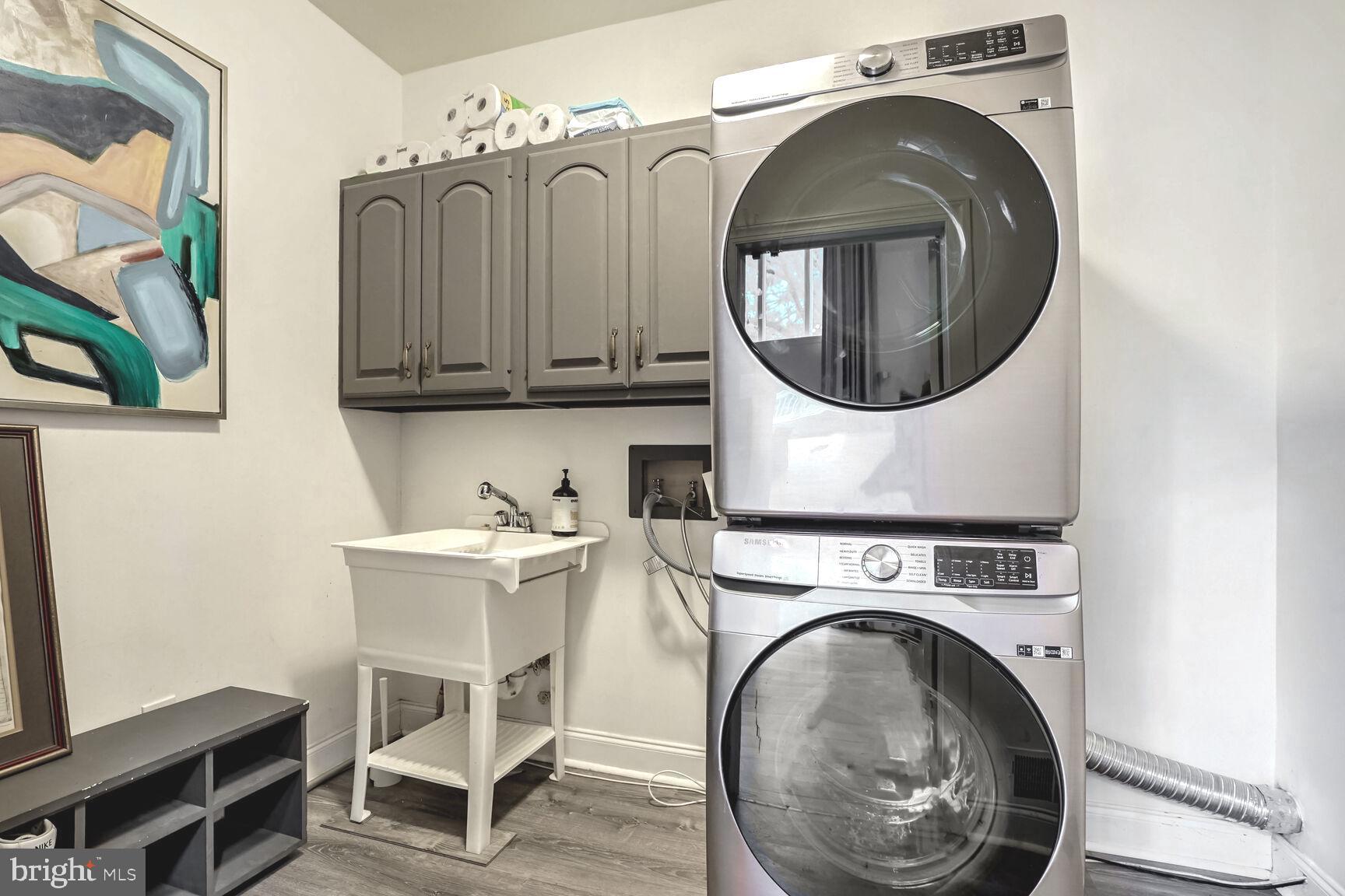 1222 Ranleigh Road McLean, VA 22101 - Photo 39 of 49 a view of a washer and dryer in a utility room