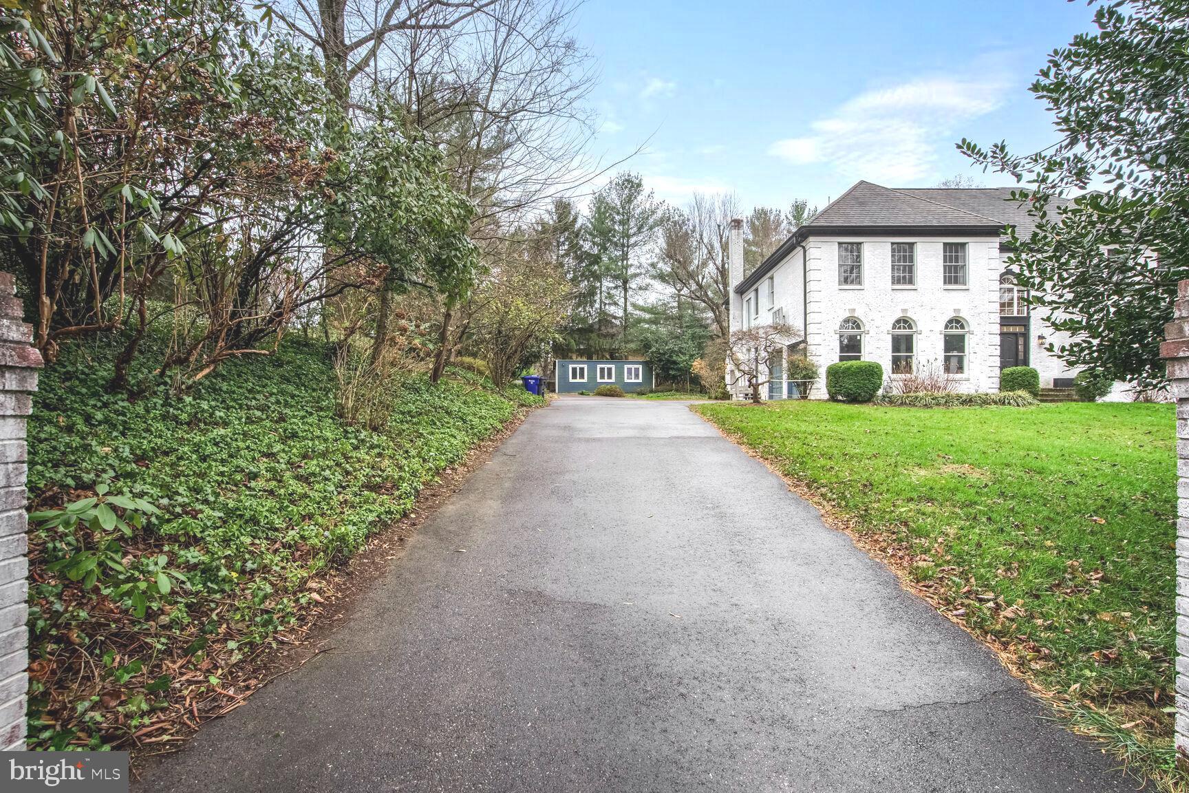 1222 Ranleigh Road McLean, VA 22101 - Photo 40 of 49 a view of a front of house with a yard