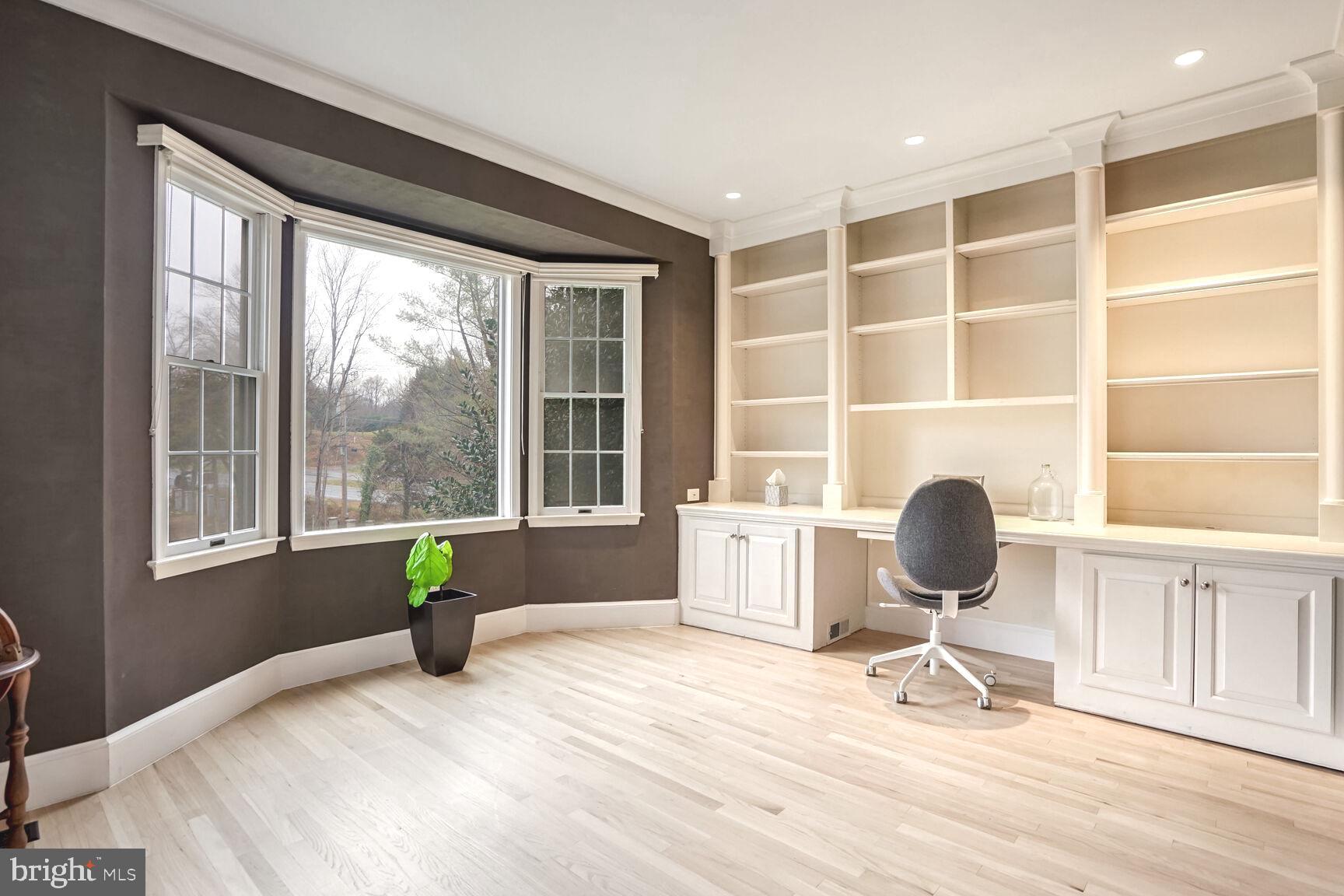 1222 Ranleigh Road McLean, VA 22101 - Photo 7 of 49 a bedroom with a bed and a window