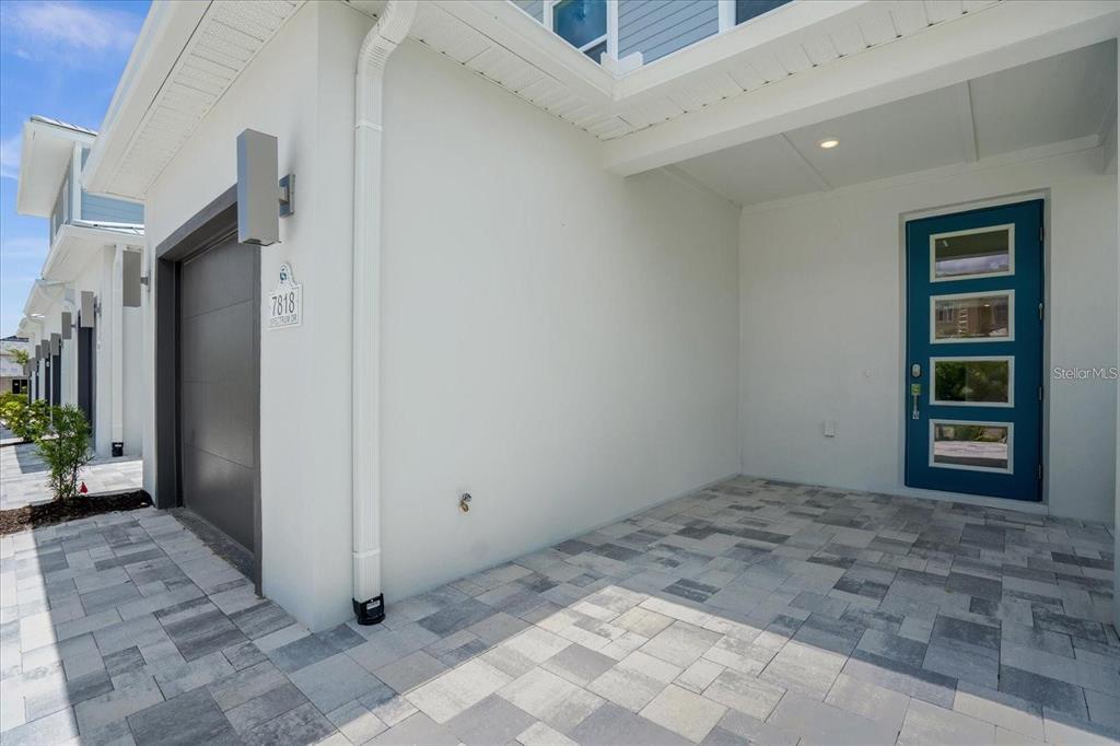 7818 Spectrum Drive Kissimmee, FL 34747 - Photo 4 of 25