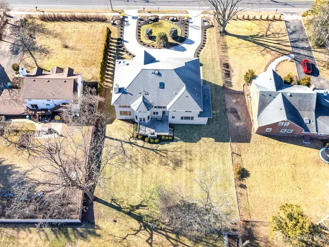 a view of residential houses with outdoor space
