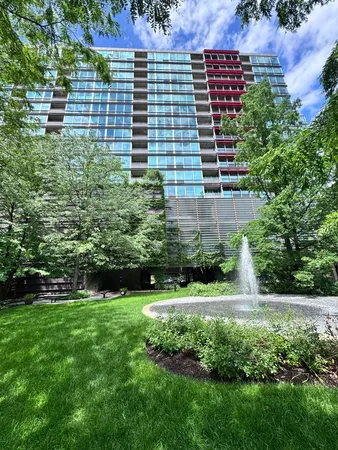 800 Elgin Road, Unit 718, Evanston, IL 60201