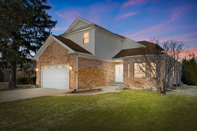 $680,000 | 1686 East Greenleaf Avenue, Des Plaines, IL 60018