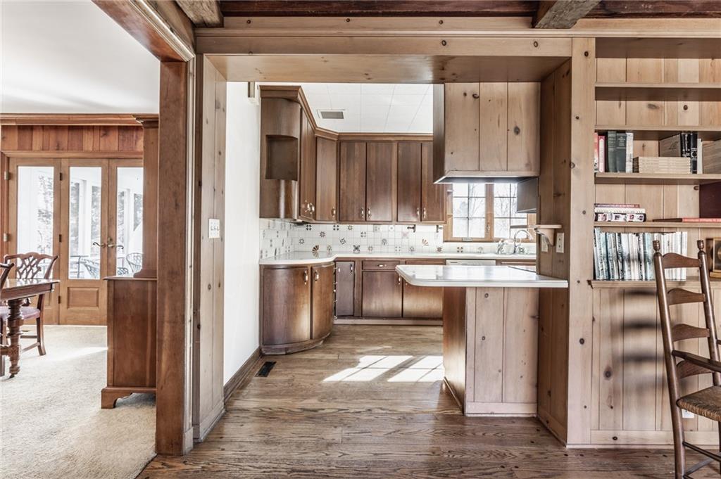 7767 Spring Mill Road Indianapolis, IN 46260 - Photo 17 of 51 Gallery Image 17