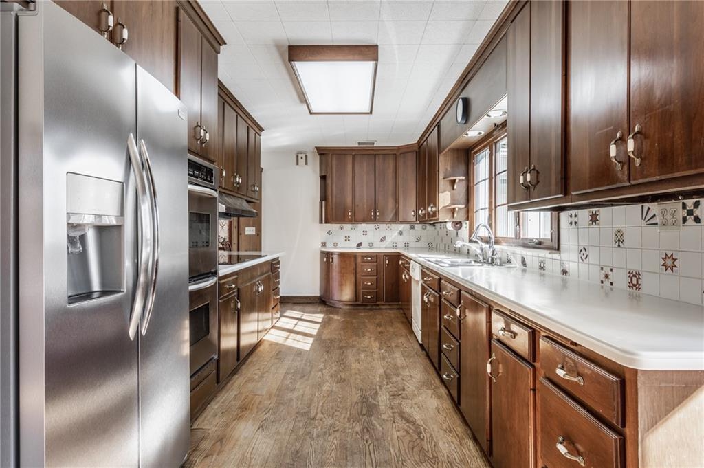 7767 Spring Mill Road Indianapolis, IN 46260 - Photo 20 of 51 Gallery Image 20