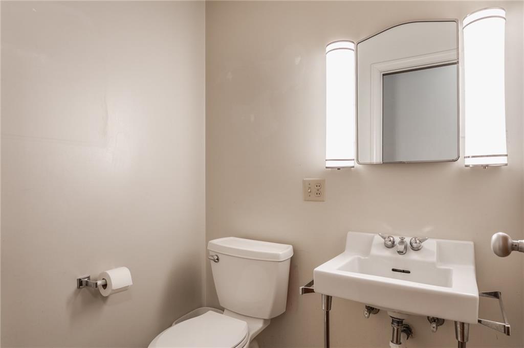 7767 Spring Mill Road Indianapolis, IN 46260 - Photo 23 of 51 Gallery Image 23