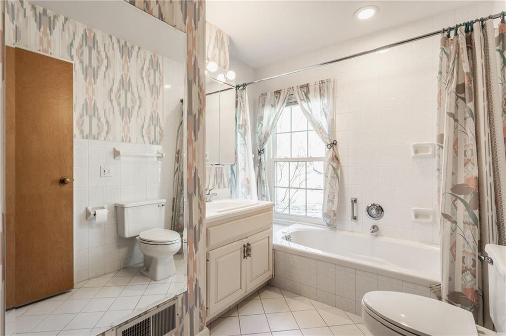 7767 Spring Mill Road Indianapolis, IN 46260 - Photo 28 of 51 Gallery Image 28