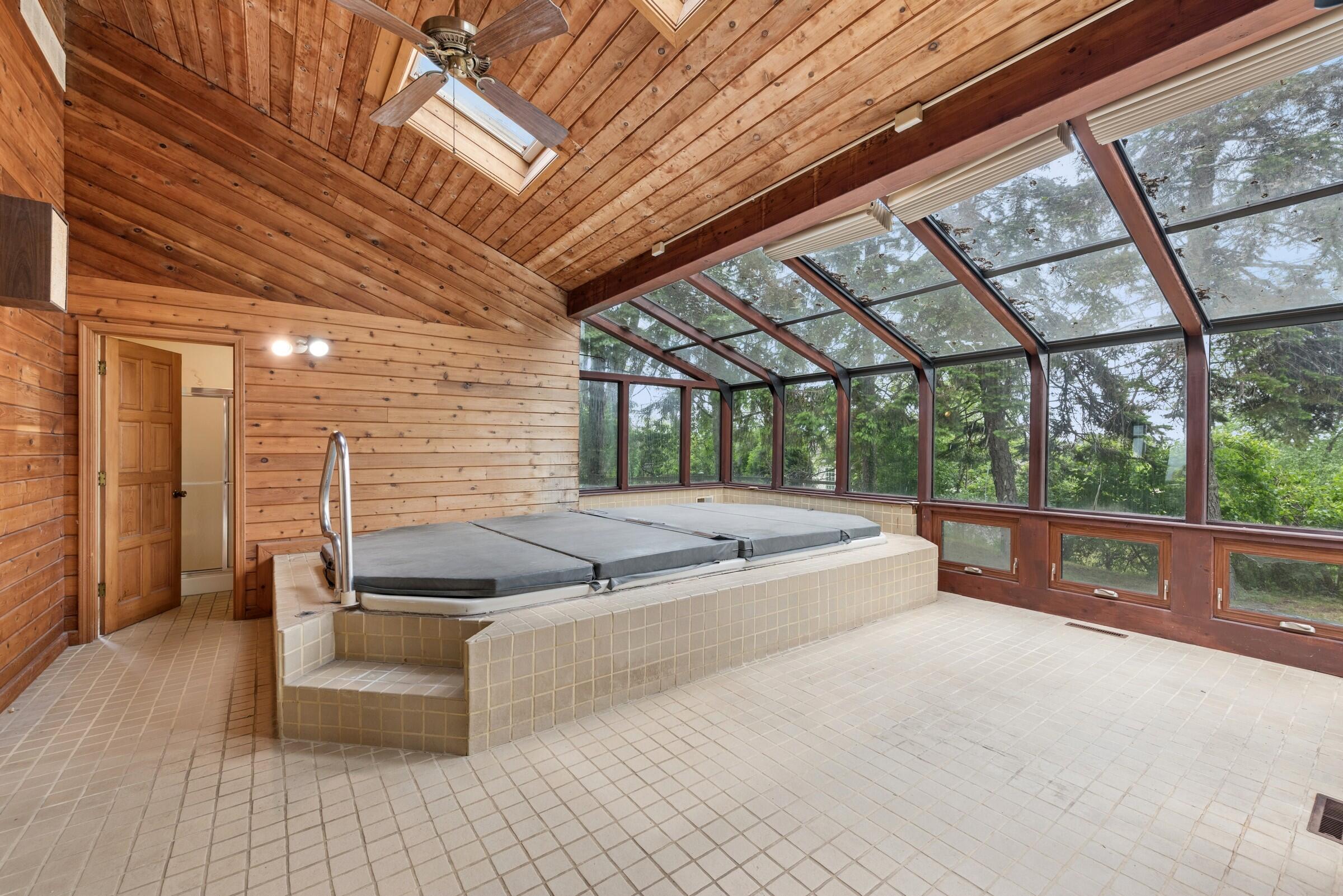 415 Ridgeway Street St. Joseph, MI 49085 - Photo 22 of 36 22-Sun Room