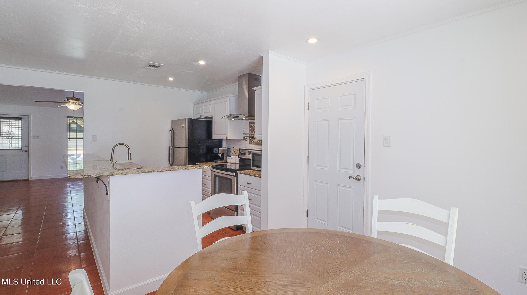 1301 Springridge Road Gautier, MS 39553 - Photo 6 of 17 1301 Springridge Road-39003