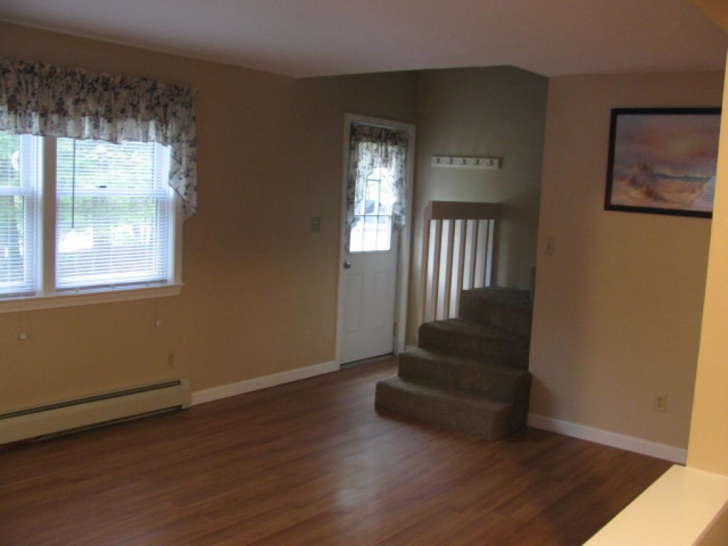 13 Windsor Way Barnstead, NH 03225 - Photo 5 of 10 Gallery Image 5