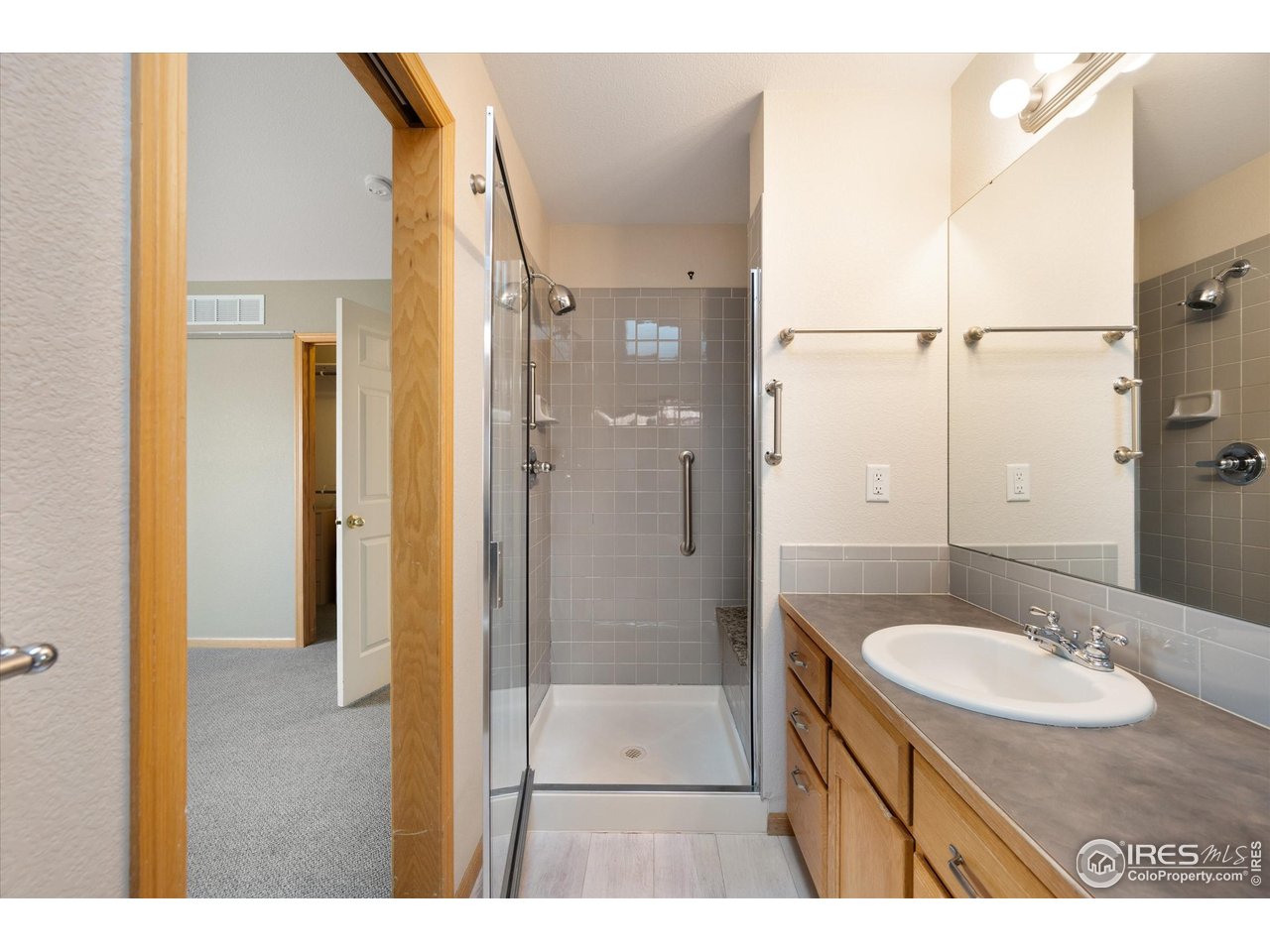 3239 Snowbrush Place Fort Collins, CO 80521 - Photo 18 of 41 Shower with Bench