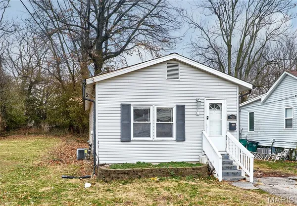 $200,000 | 900 North Elm Avenue, Webster Groves, MO 63119