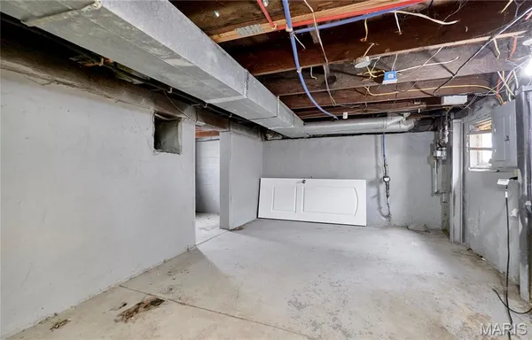 $200,000 | 900 North Elm Avenue, Webster Groves, MO 63119