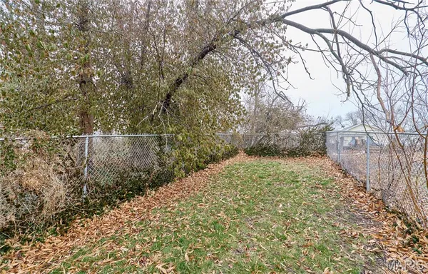 $200,000 | 900 North Elm Avenue, Webster Groves, MO 63119