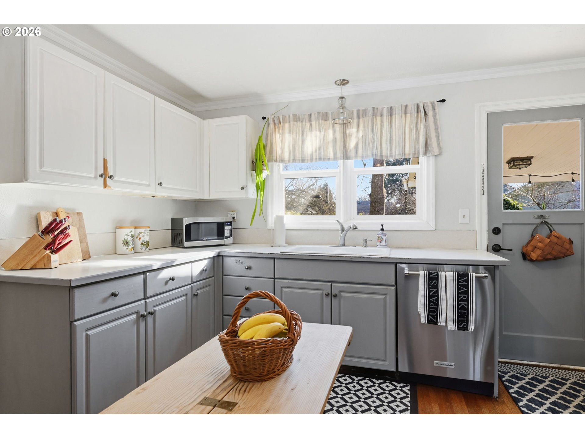 200 Irving Road Eugene, OR 97404 - Photo 12 of 48 Kitchen