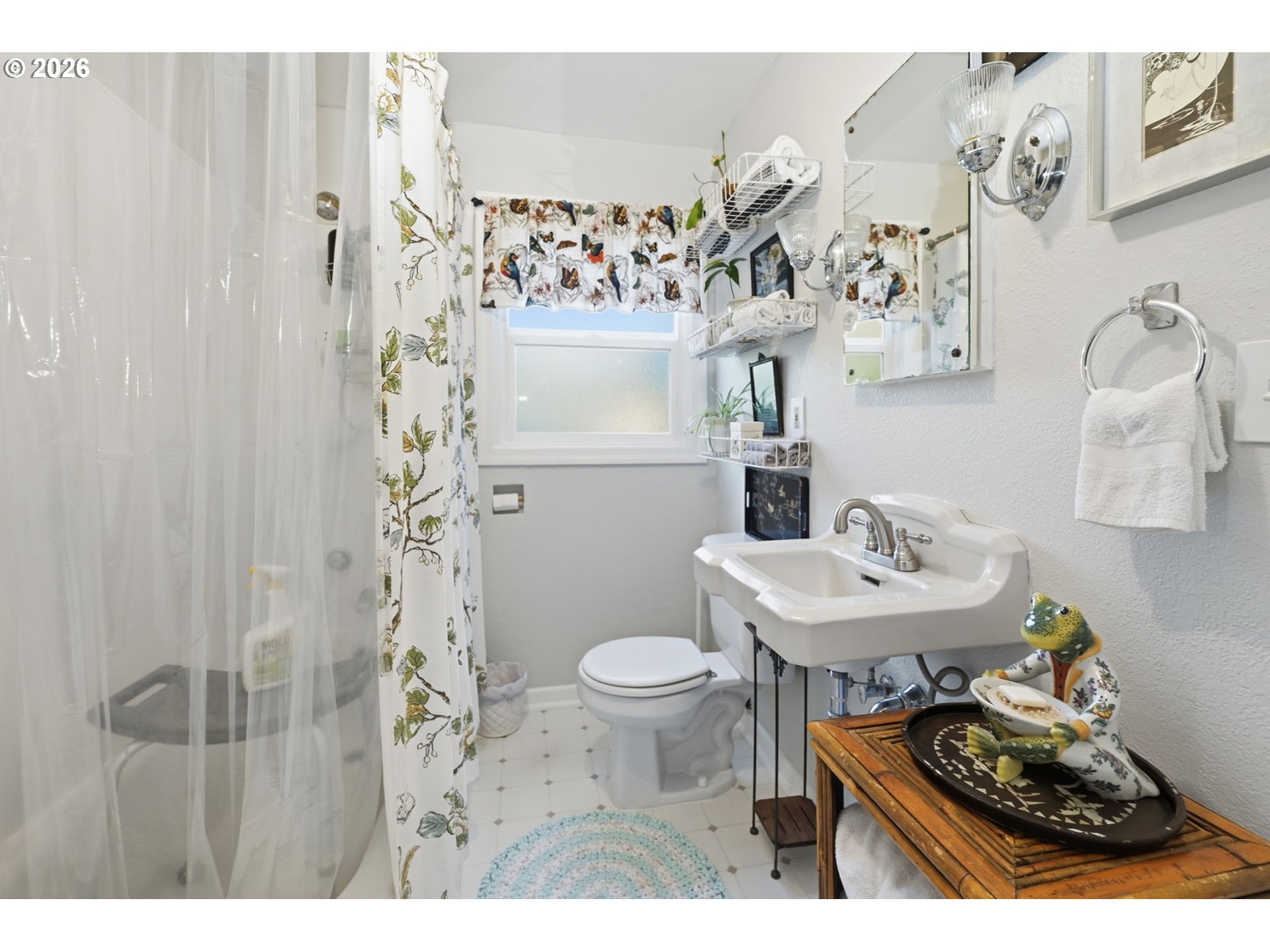 200 Irving Road Eugene, OR 97404 - Photo 24 of 48 Bathroom