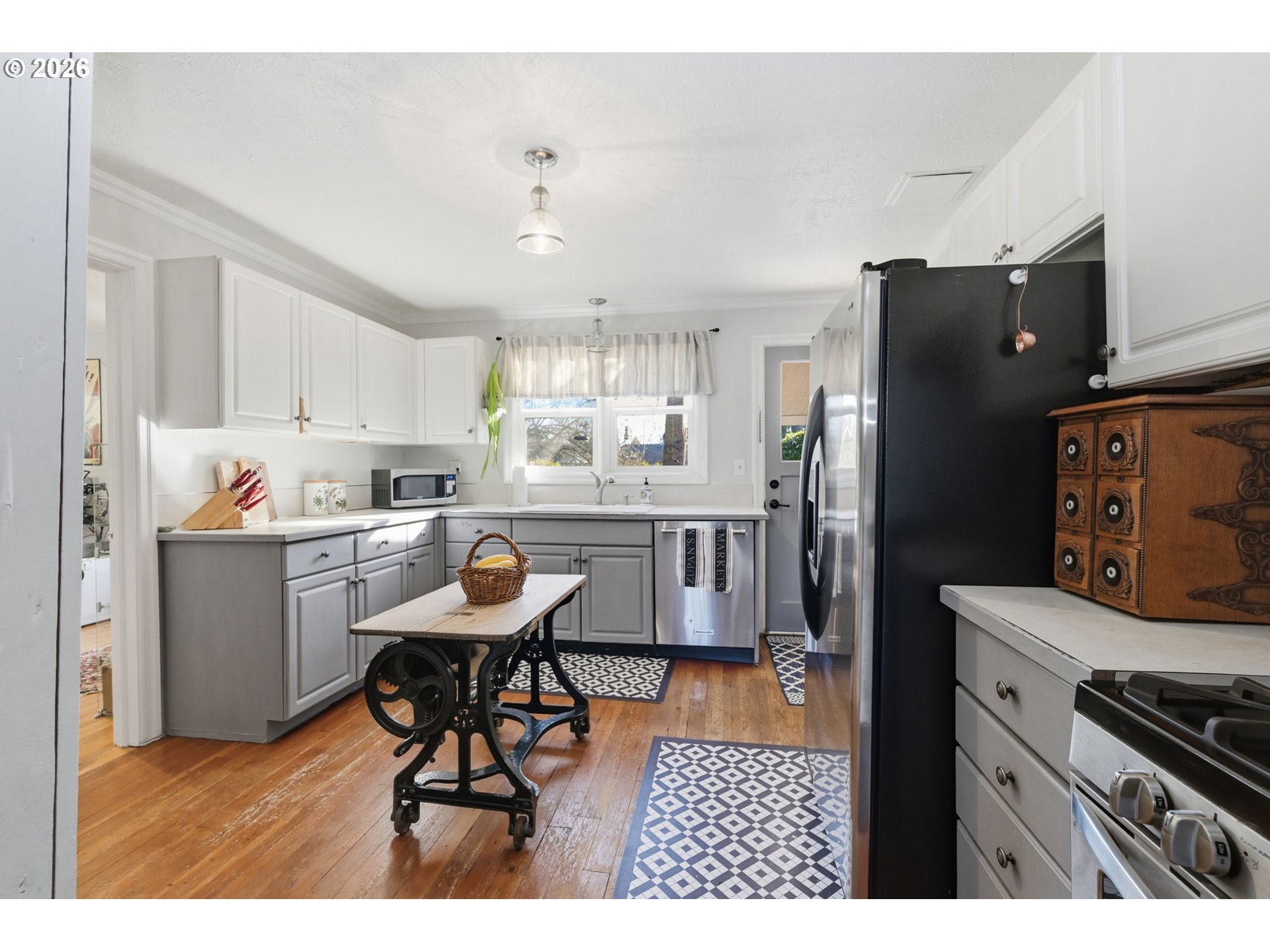 200 Irving Road Eugene, OR 97404 - Photo 10 of 48 Kitchen