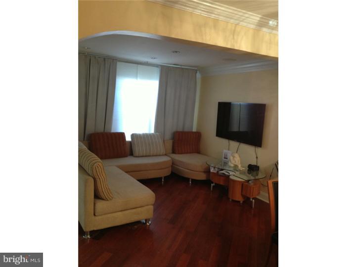 13022 Townsend Road, Unit B2 Philadelphia, PA 19154 - Photo 5 of 17 Living Room