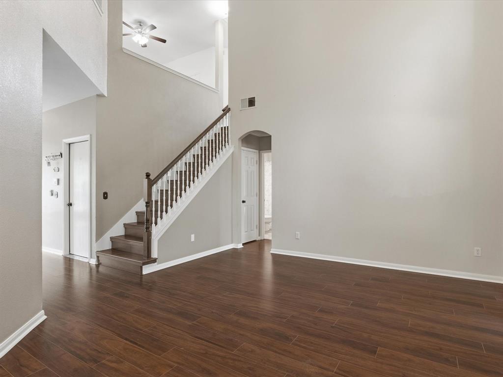 2878 Ridgedale Drive Lewisville, TX 75067 - Photo 4 of 40