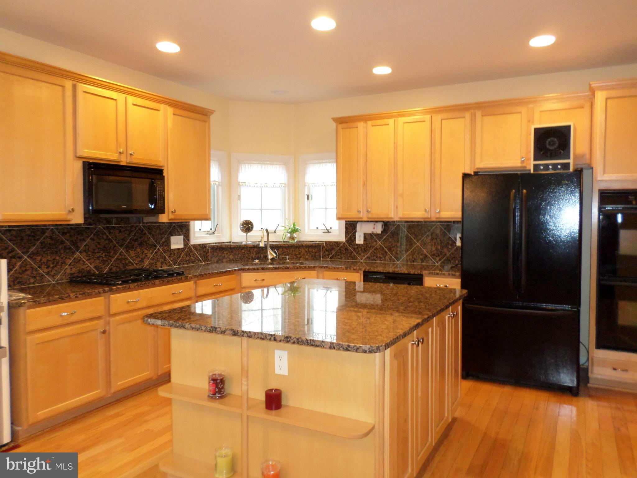 8588 Beatrice Court Springfield, VA 22152 - Photo 2 of 30 Kitchen