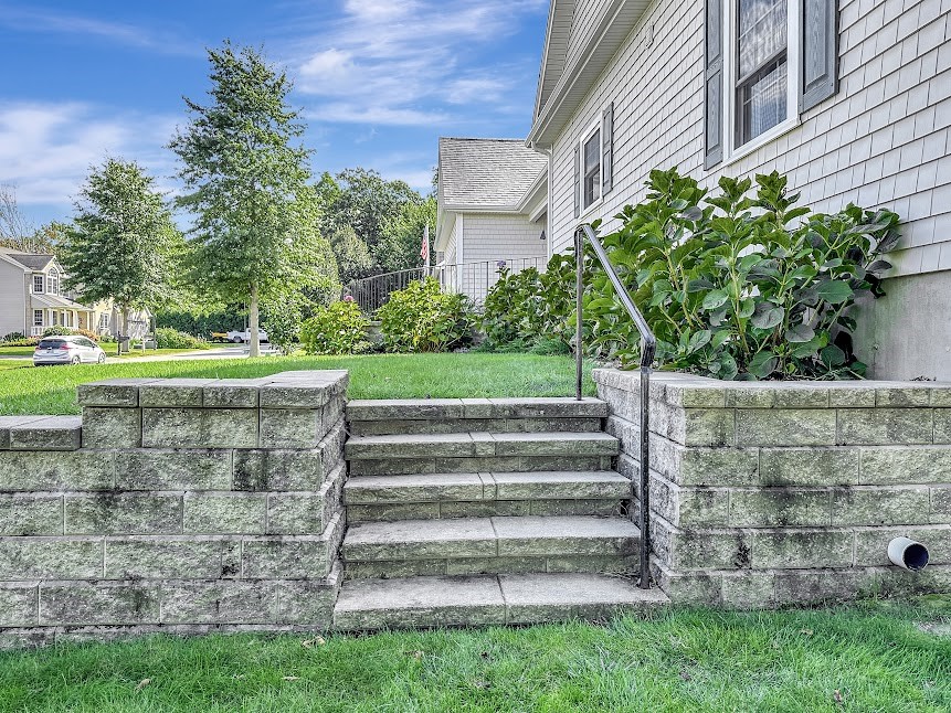 7 Deer Run Road Bristol, RI 02809 - Photo 7 of 42 Gallery Image 7