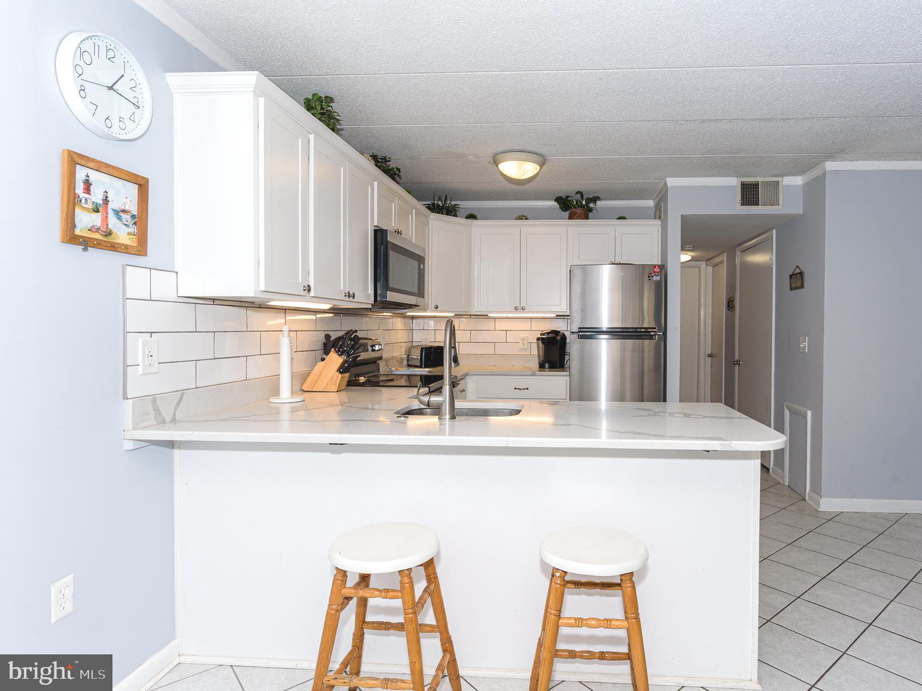 17 70th Street, Unit 18 Ocean City, MD 21842 - Photo 8 of 32 Breakfast bar