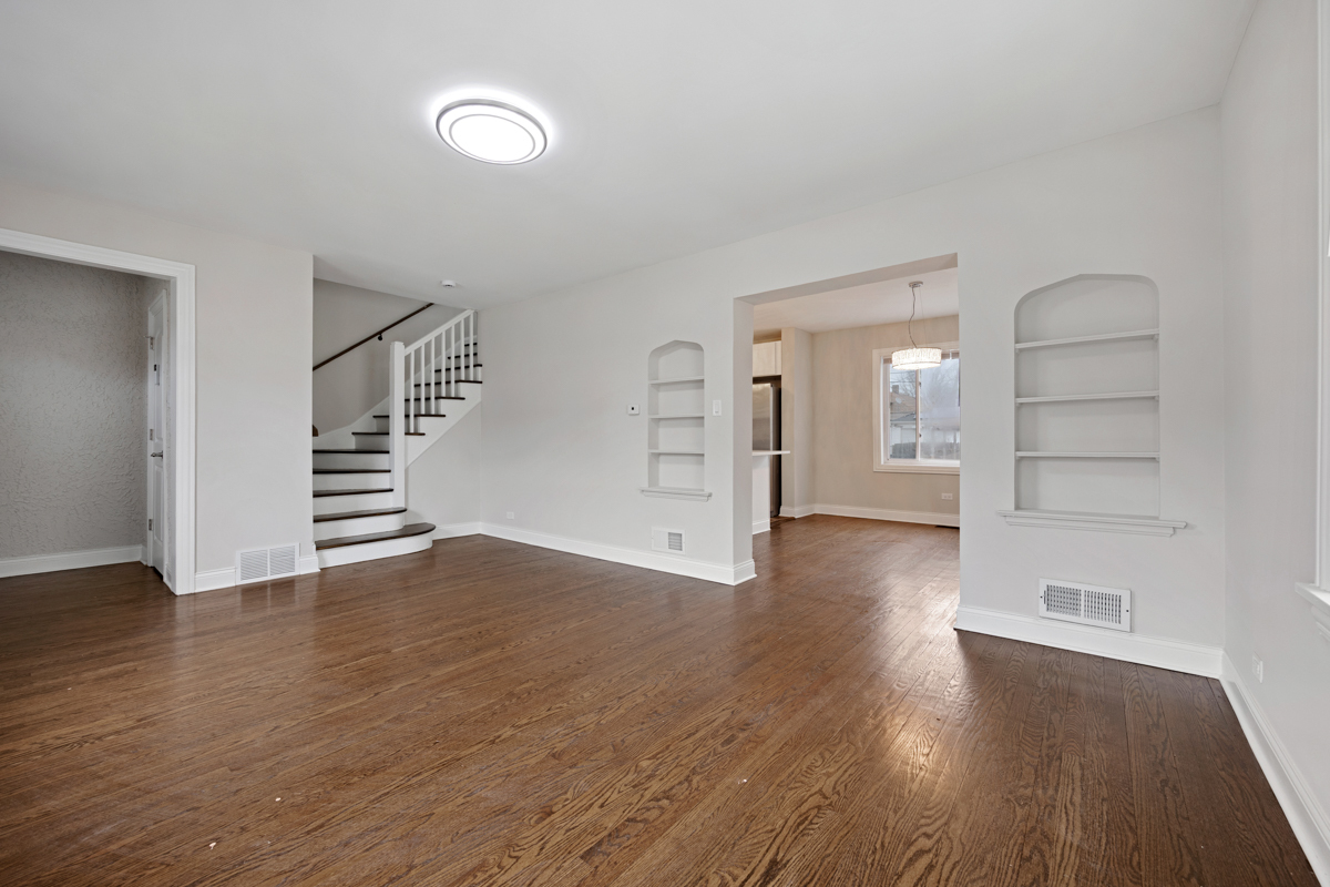 8435 South Cregier Avenue Chicago, IL 60617 - Photo 5 of 24