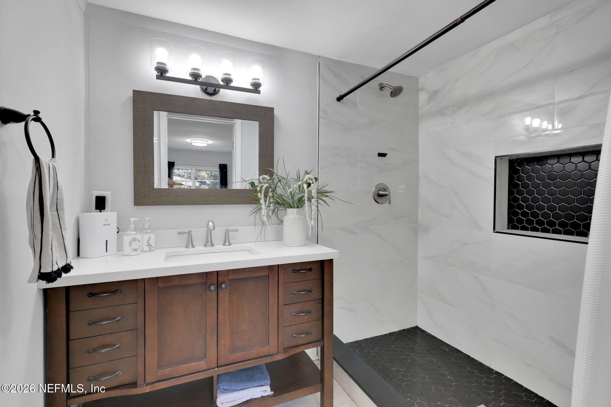 6369 Jammes Road Jacksonville, FL 32244 - Photo 11 of 21 Primary Bath