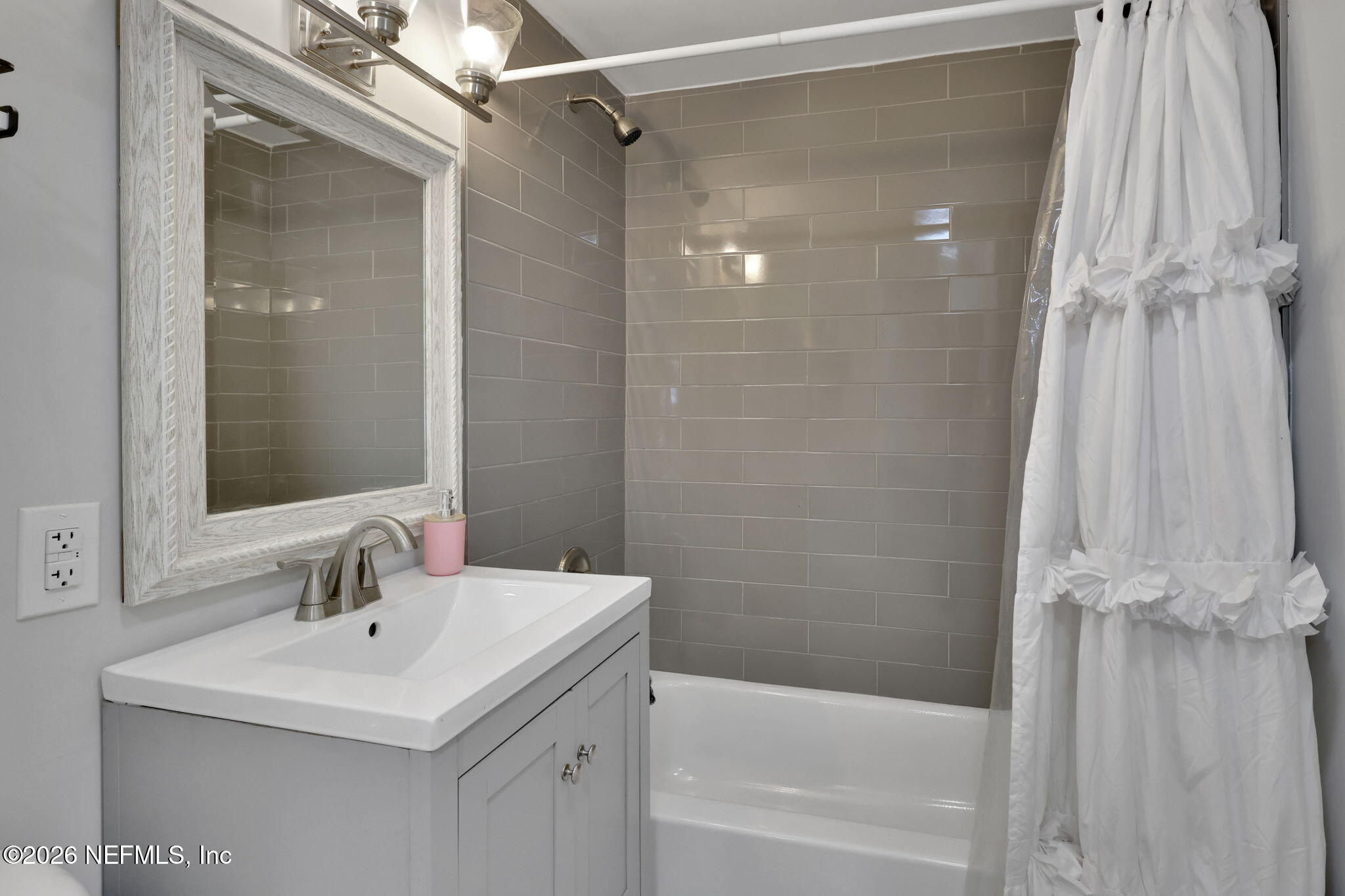 6369 Jammes Road Jacksonville, FL 32244 - Photo 15 of 21 Guest Bath