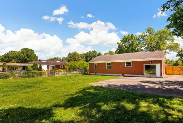 $2,300 | 2118 Crystal Drive, Nashville, TN 37210