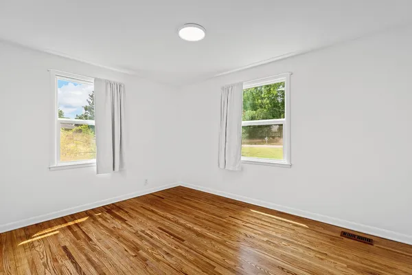 $2,300 | 2118 Crystal Drive, Nashville, TN 37210