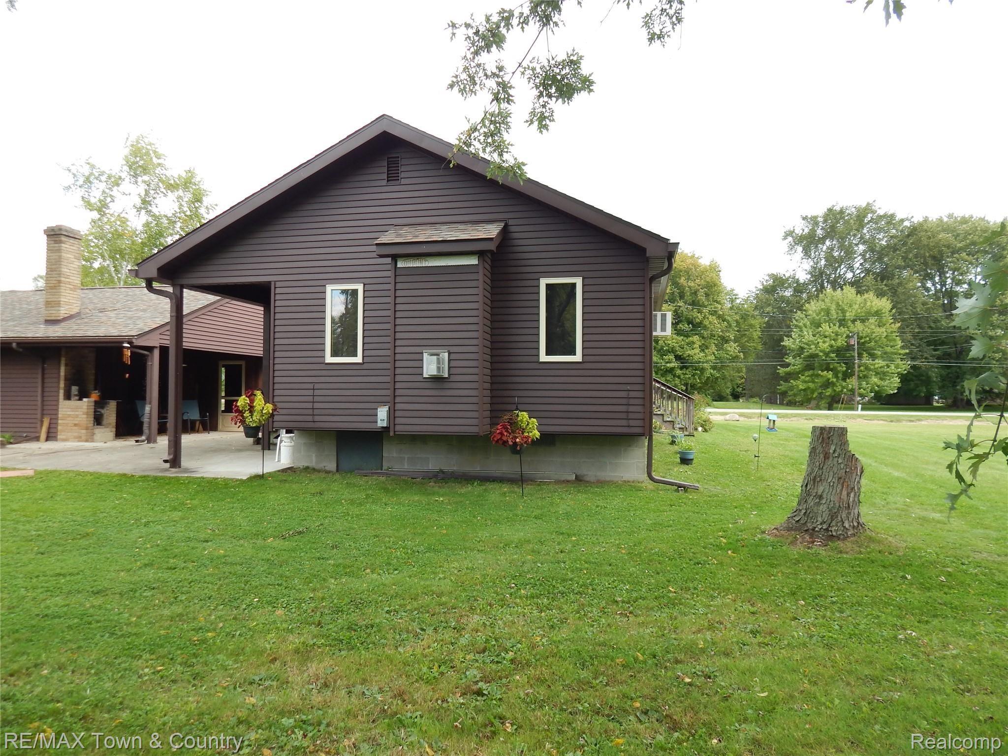7145 Carpenter Road Flushing, MI 48433 - Photo 23 of 24 DSCN8594.JPG