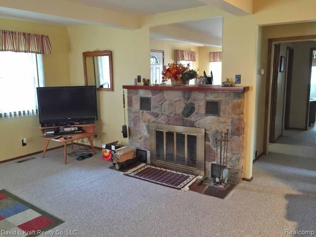 4564MarysFireplace.jpg