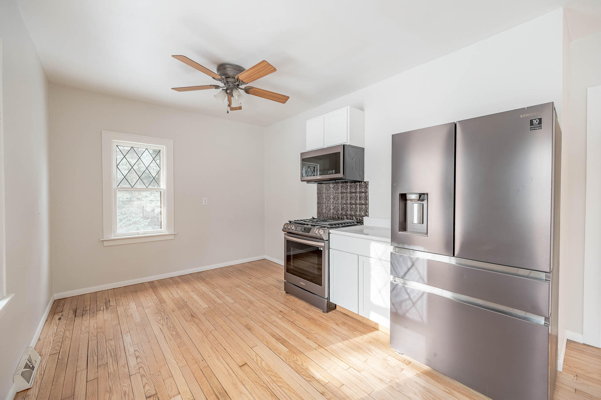 14703 Washington Avenue Union Grove, WI 53182 - Photo 5 of 18 Washington - 010