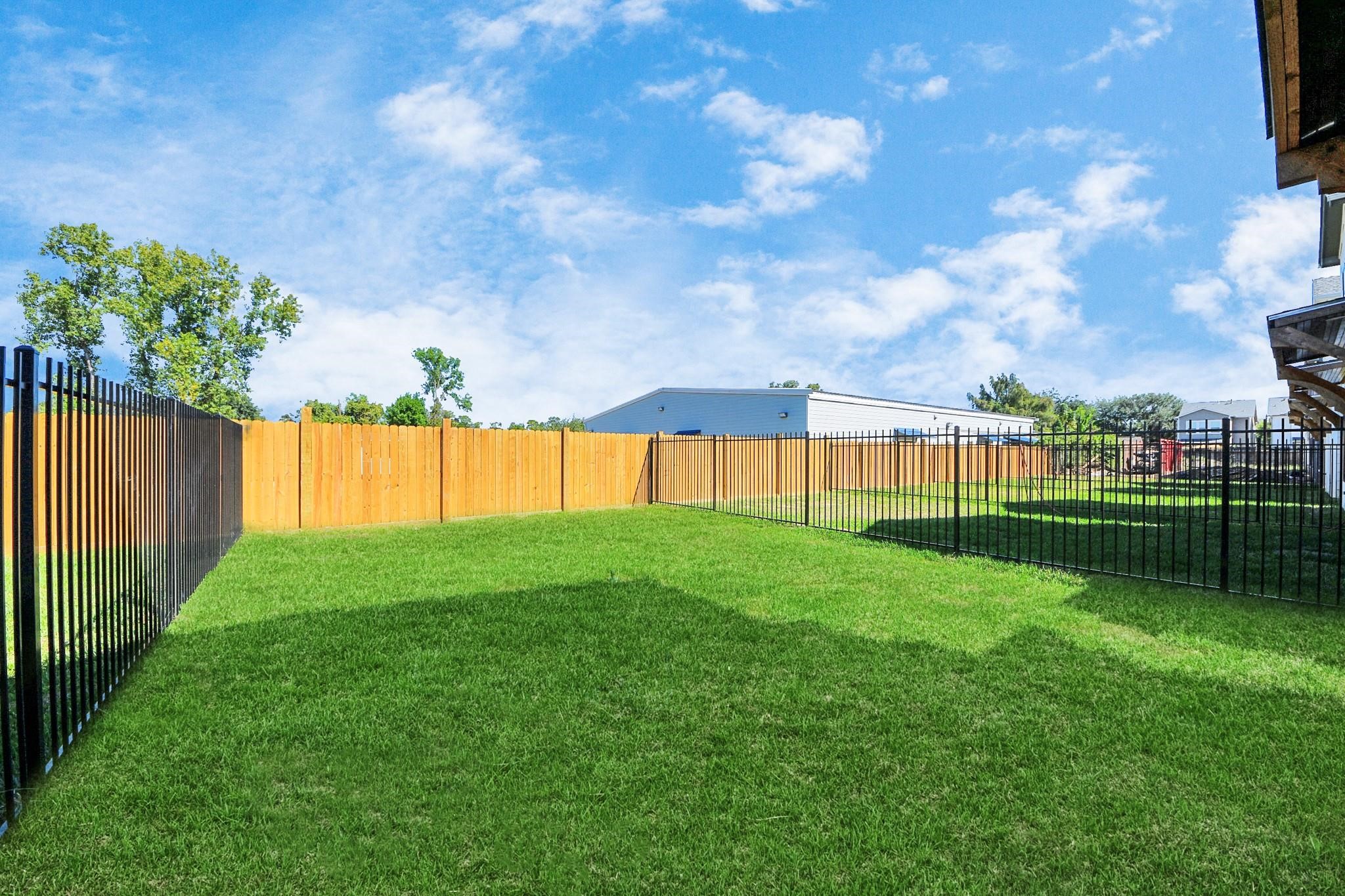 6320 Milwee Street, Unit B Houston, TX 77092 - Photo 27 of 30 a view of a garden with a entertaining space