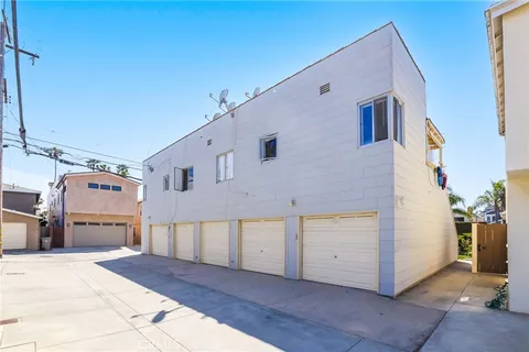 $3,899,000 | 112-114 4th Street, Seal Beach, CA 90740